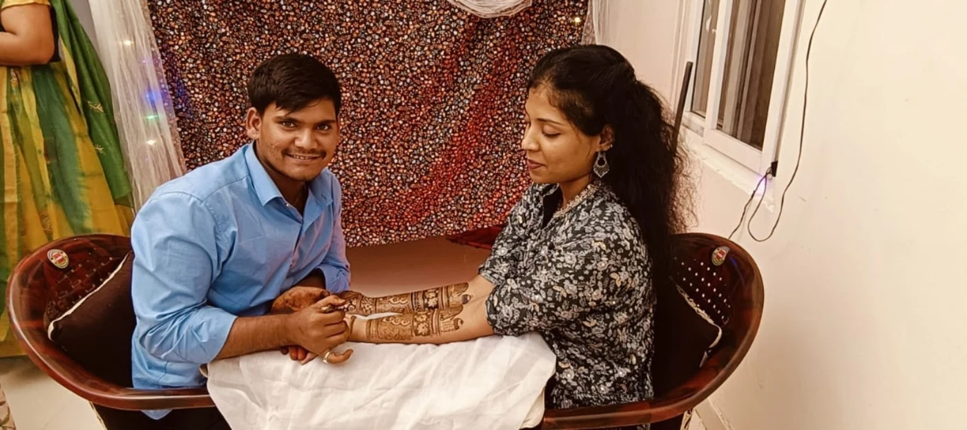 A closer look at a bridal mehndi appointment.