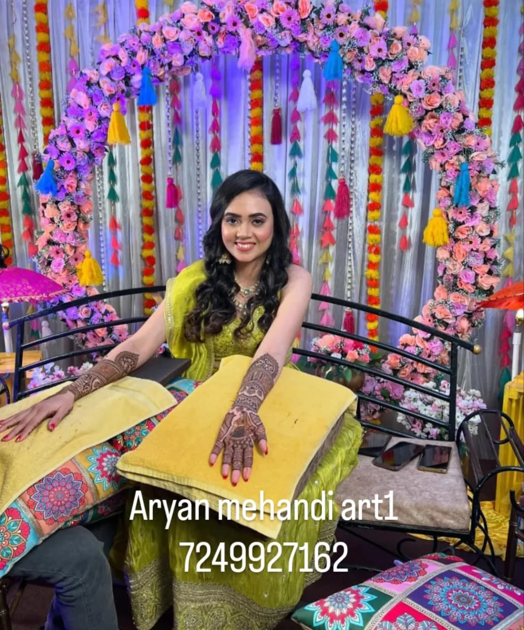 Hand mehndi detail from Aryan Mehndi Arts gallery, photo 46