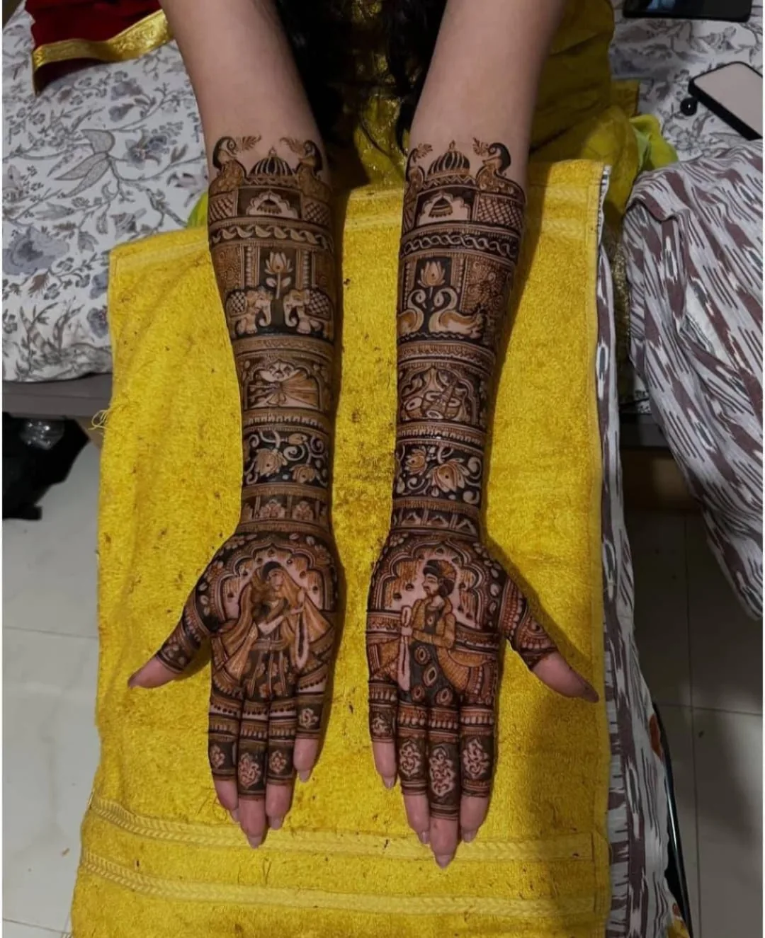 Celebration mehndi design from Aryan Mehndi Arts gallery, photo 44