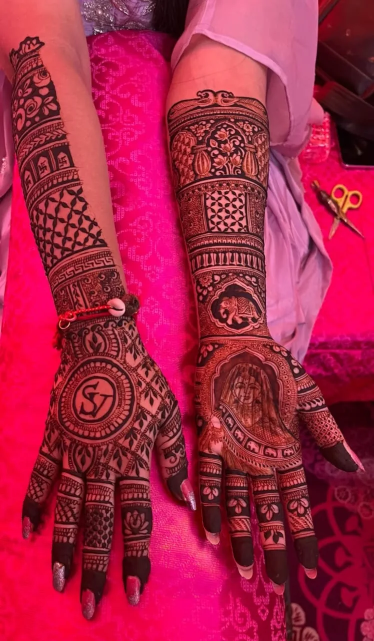 Celebration mehndi design from Aryan Mehndi Arts gallery, photo 53